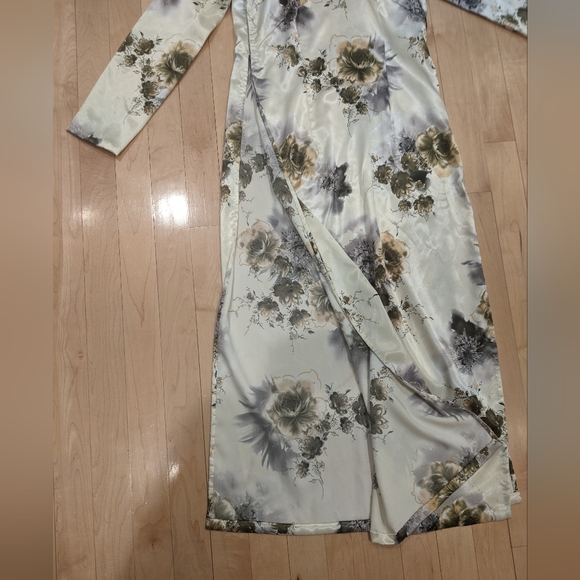 Vintage Satin Dress with Side Slits - Picture 10 of 12